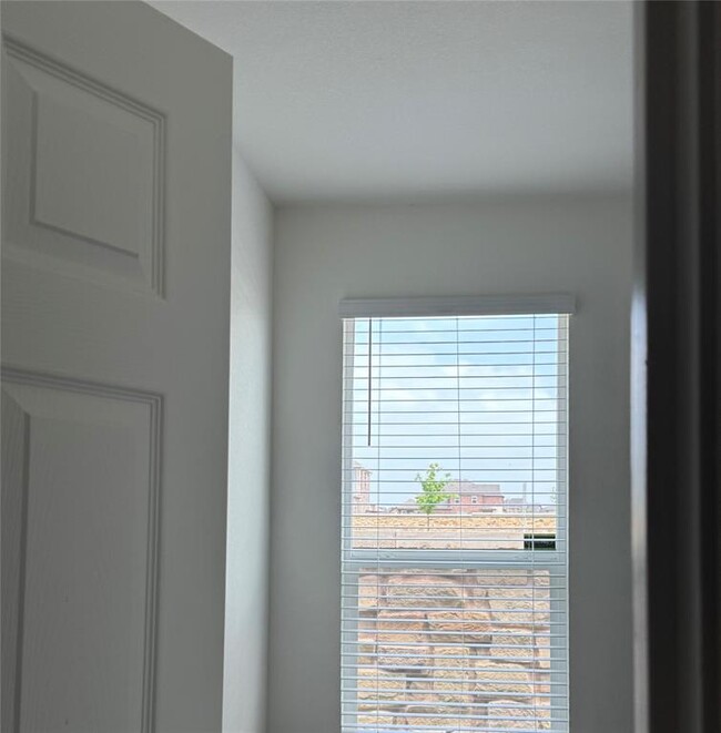 Building Photo - 3653 Carinaro Lp