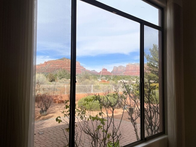 Building Photo - HOUSE - SEDONA - 4 BEDROOM HOME