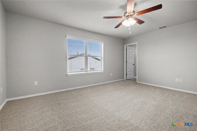 Building Photo - 271 Kinsley Wy