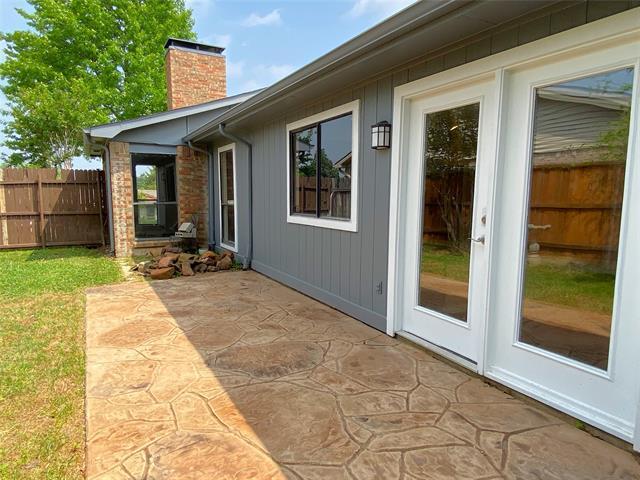 Building Photo - 2704 Winding Creek Dr