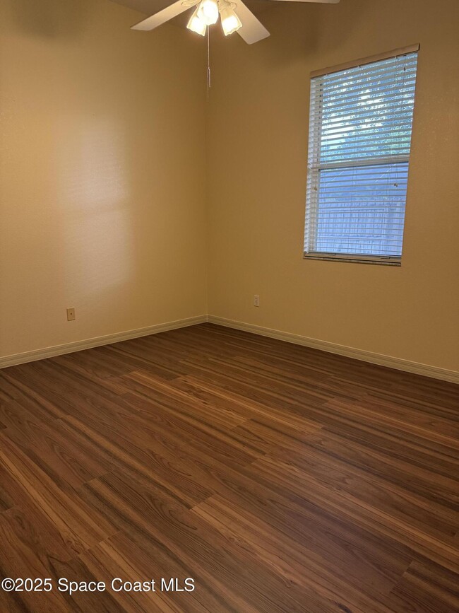 Building Photo - 5971 Newbury Cir