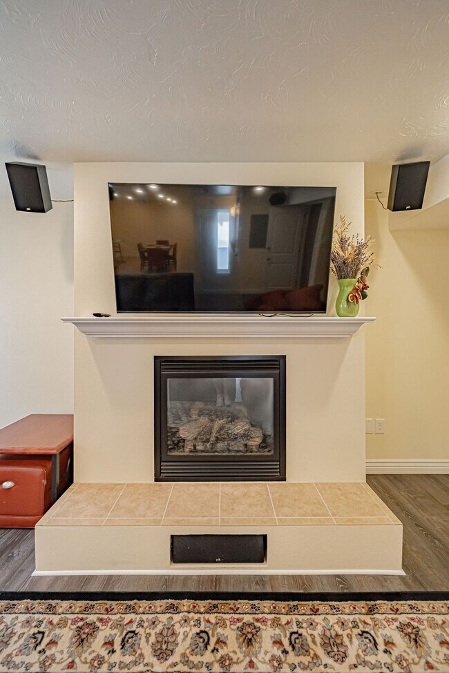 Building Photo - 3660.5 Merlin Dr
