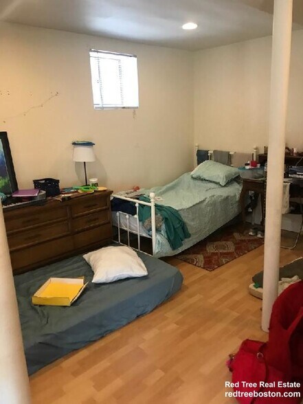 Building Photo - 12 Dean Rd