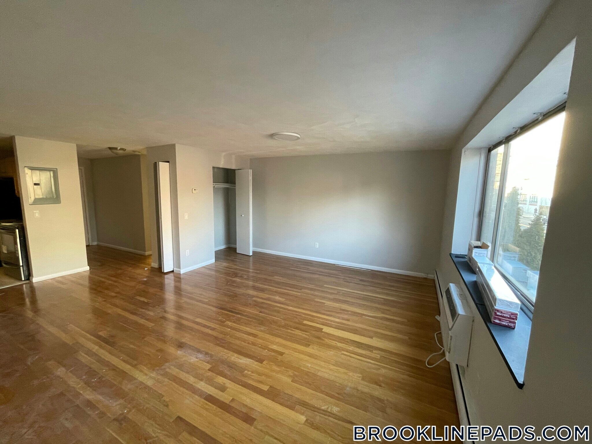 Building Photo - 222 Babcock St