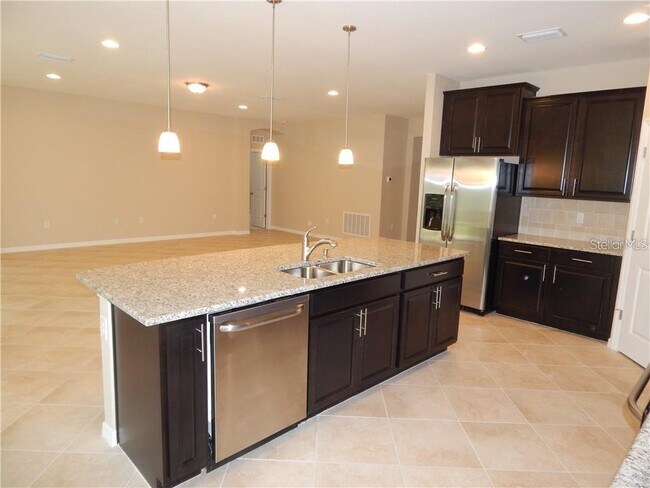 Building Photo - 15302 Las Olas Pl