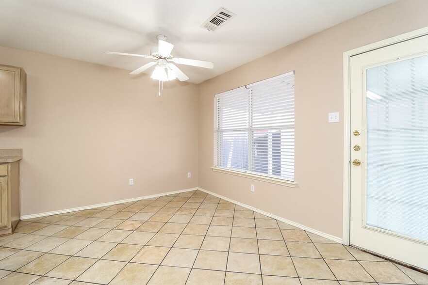 Building Photo - 1113 Darren Dr