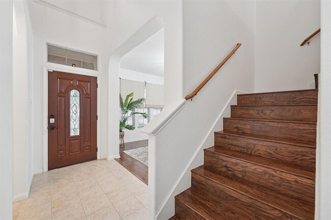 Building Photo - 4212 Pasada Ln