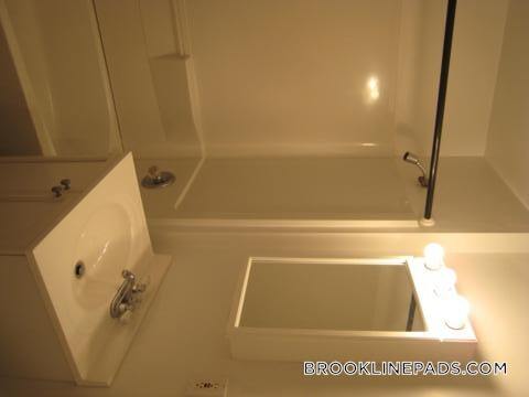 Building Photo - 60 Egmont St