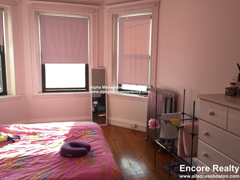 Building Photo - 17-19 Washington St. Unit 501