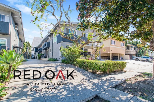 Building Photo - 642 Hayworth Ave