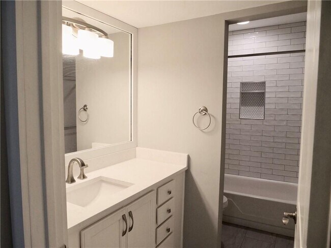 Building Photo - 3650 Ashford Dunwoody Rd NE