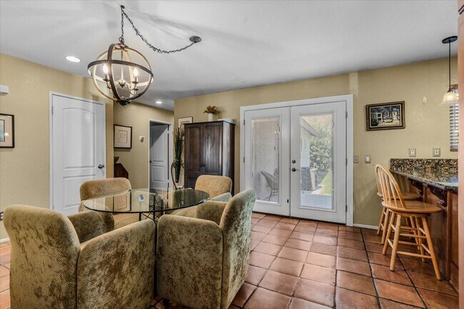 Building Photo - 53705 Avenida Diaz