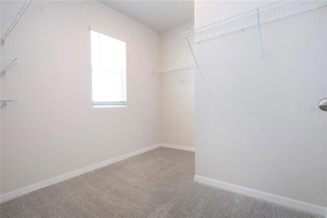 Building Photo - 3513 Hilltop Cir