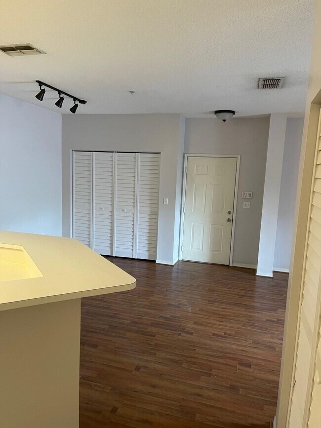 Building Photo - 510 Florida Club Blvd