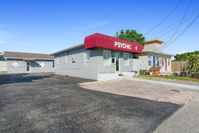 Building Photo - 405 E Oakland Park Blvd