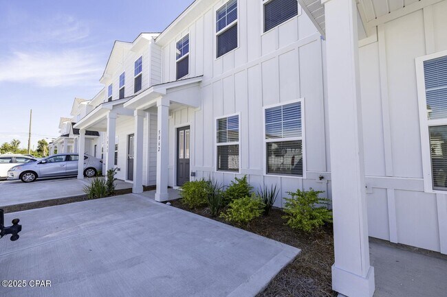 Building Photo - 5860 Tyndall Pkwy