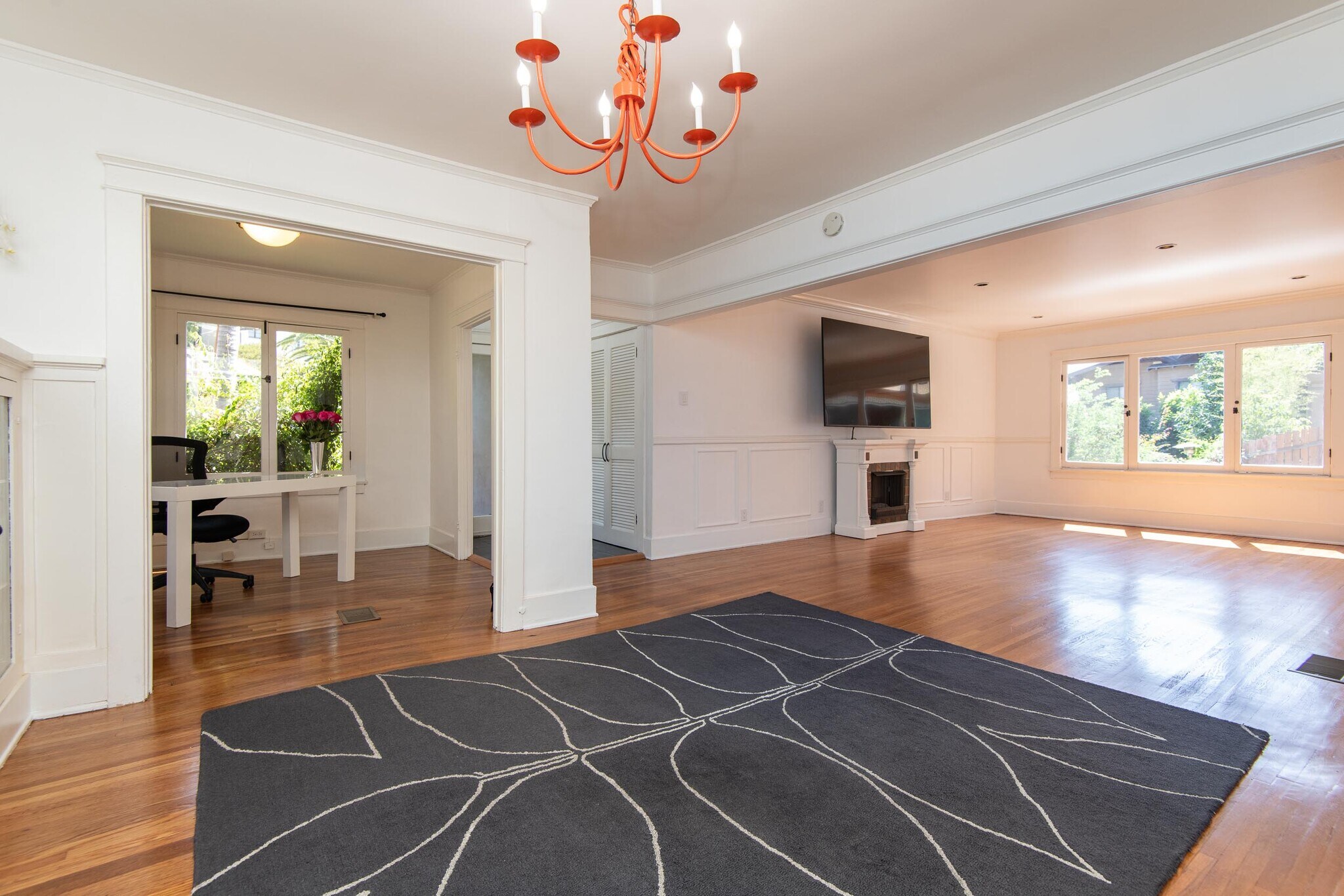 Building Photo - 2001 1/2 Pinehurst Rd