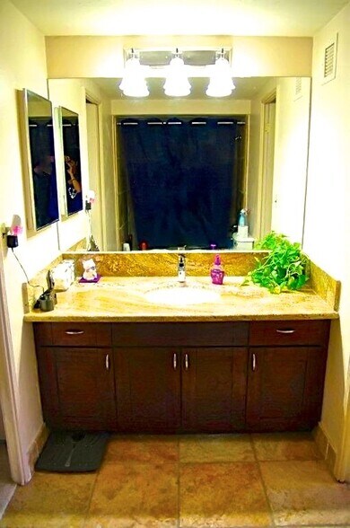 Building Photo - 1684 Ala Moana Blvd