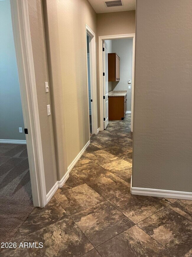 Building Photo - 2543 E Penedes Dr