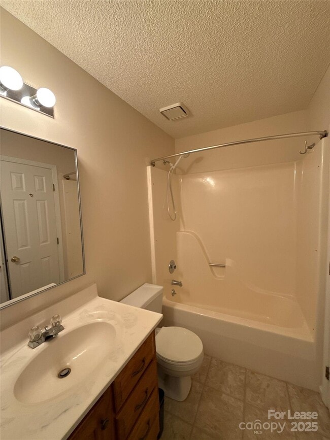 Building Photo - 14520 Sapphire Ln
