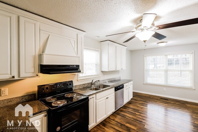 Building Photo - 3221 Fieldale Dr