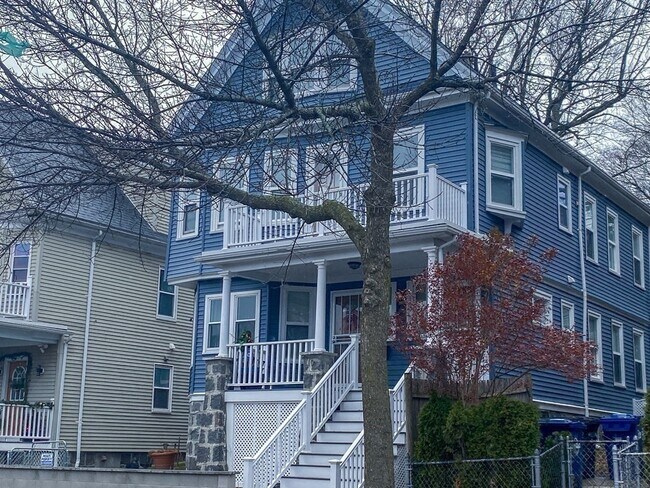 Building Photo - 12 Bentham Rd