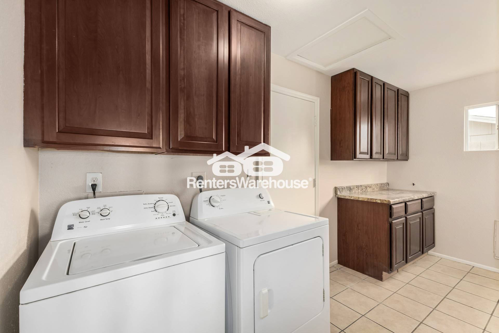 Building Photo - 7126 W Hatcher Rd