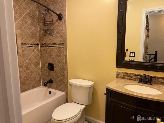 Building Photo - 11 Bristol Dr