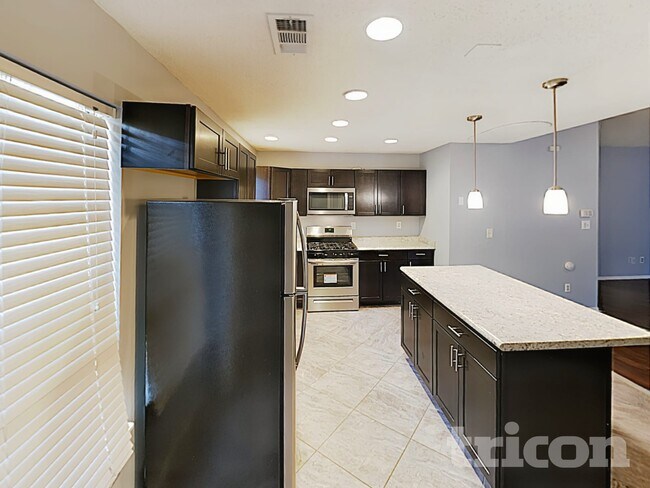 Building Photo - 4010 Sharon Woods Dr