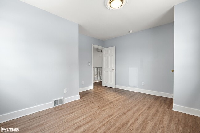 Building Photo - 7618 Sylvan St