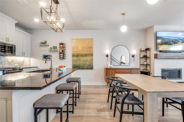 Building Photo - 3691 Rosemont Dr