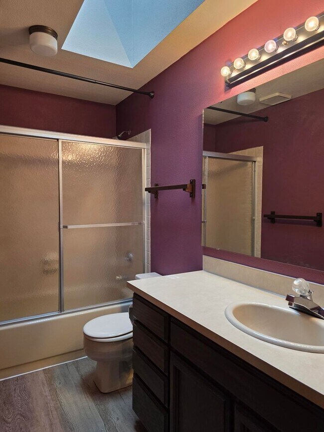 Building Photo - 4 Bedroom Poulsbo Home