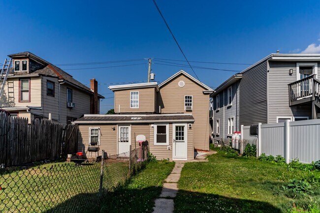 Building Photo - 224-226 Lincoln Street