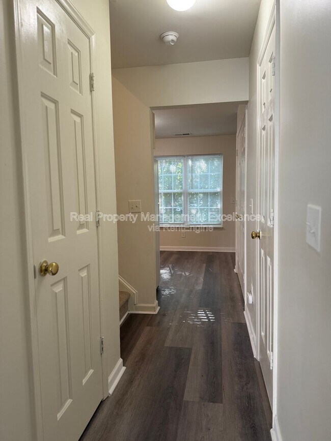 Building Photo - 16 Red Ln