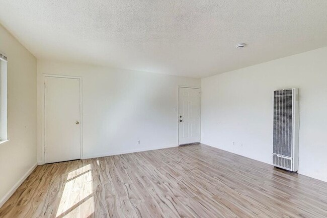 Building Photo - 5677 Hoffman Ct