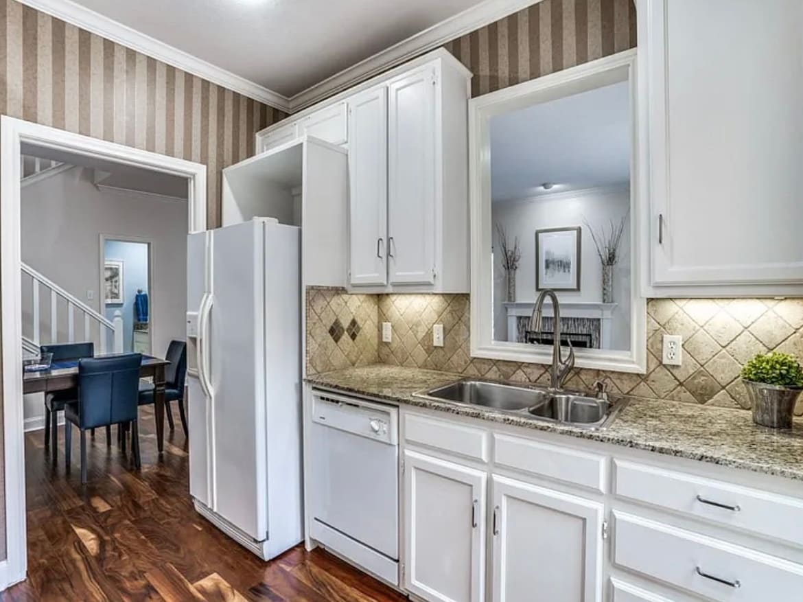Kitchen - 5734 Remington Park Sq