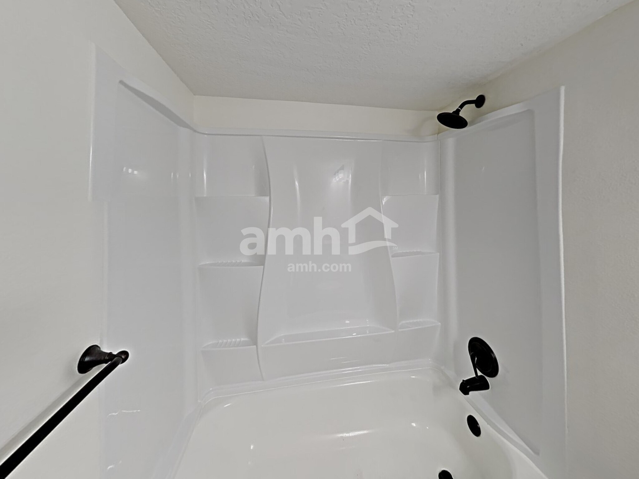 Building Photo - 7506 Addison Ave