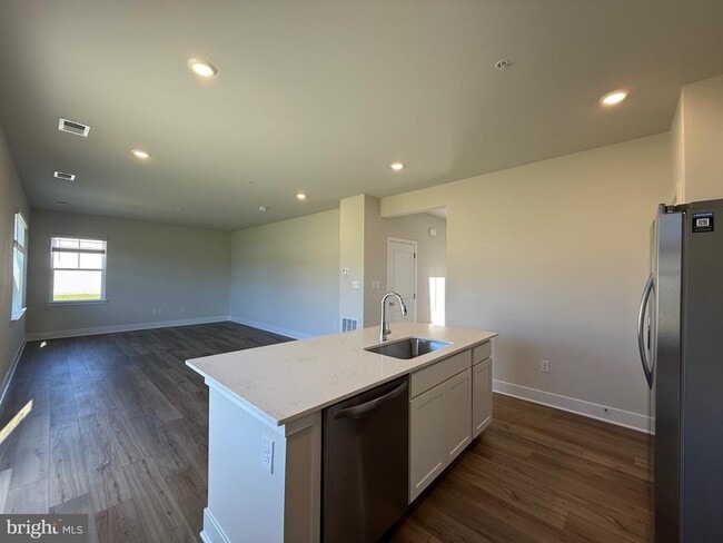 Building Photo - 1670 Lake Placid Dr