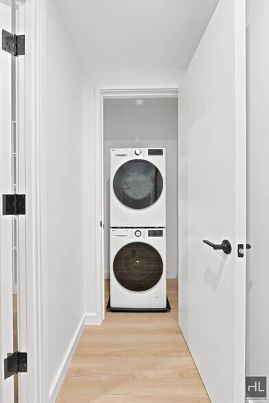 Building Photo - Bright 2BR with Terrace, Views & Exceptional Storage
