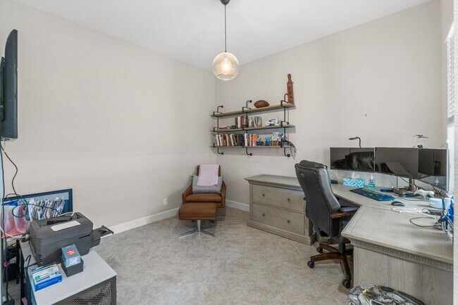 Building Photo - 4707 Cadiz Cir