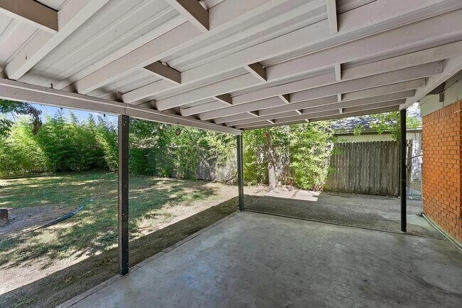 Building Photo - 5720 Wharton Dr