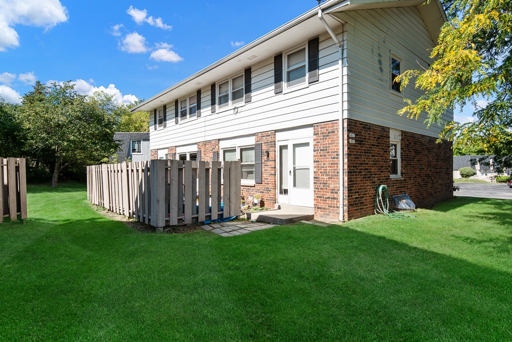 Building Photo - 8025 W Crawford Ave