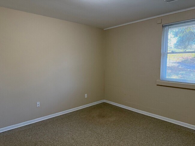 Building Photo - 5200 John Hall Rd