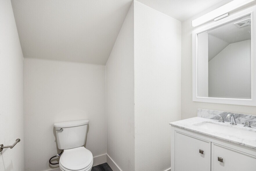 Building Photo - 2409 Cava Ct