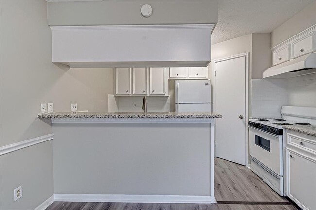 Building Photo - 11503 Meadow Ln