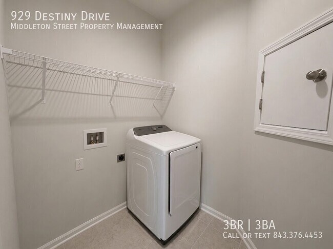 Building Photo - 929 Destiny Dr