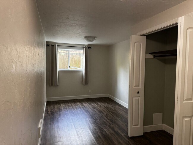 Building Photo - Spacious 3 Bedroom Home in South Eugene – Churchill Area