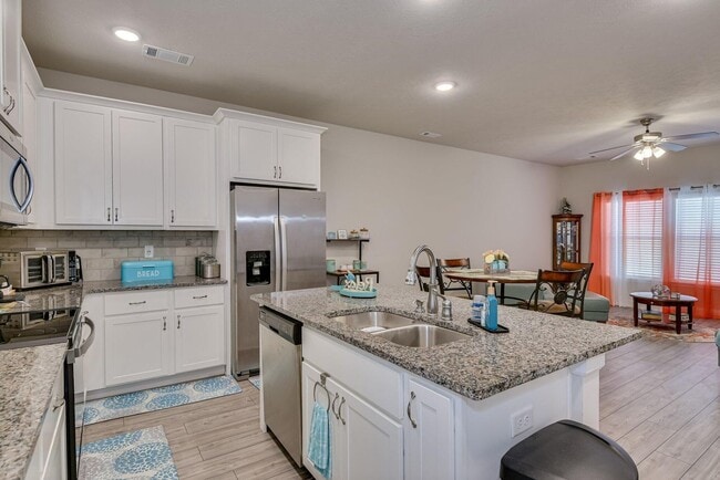 Building Photo - 1103 Clareton Dr