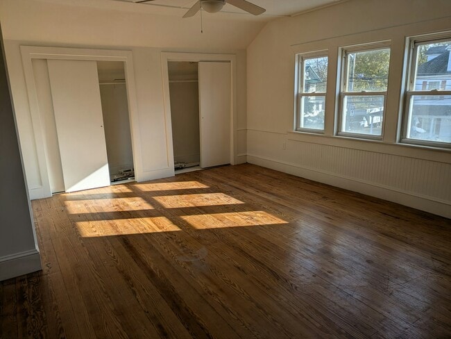 Building Photo - 705 E State St