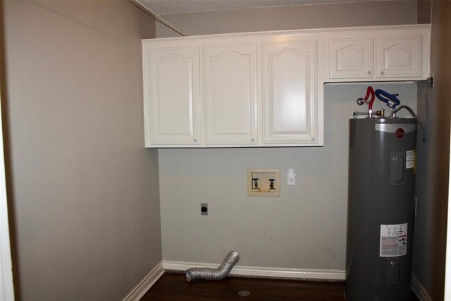 Building Photo - 1179 Martin St